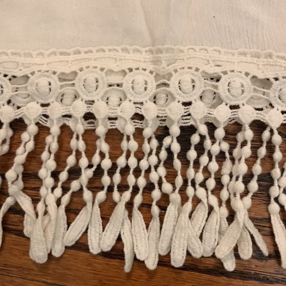 Forever 21 boho white lace detailed tank top - Picture 3 of 5